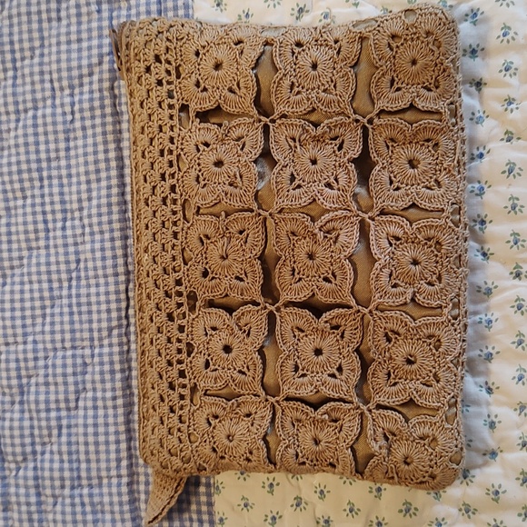 Crochet Tiny Zip Purse 6 1/4" wide x 5" tall with silky lining. - Picture 2 of 5